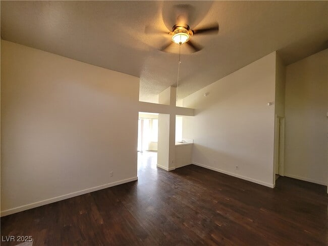 Building Photo - 372 Rushing Creek Ct