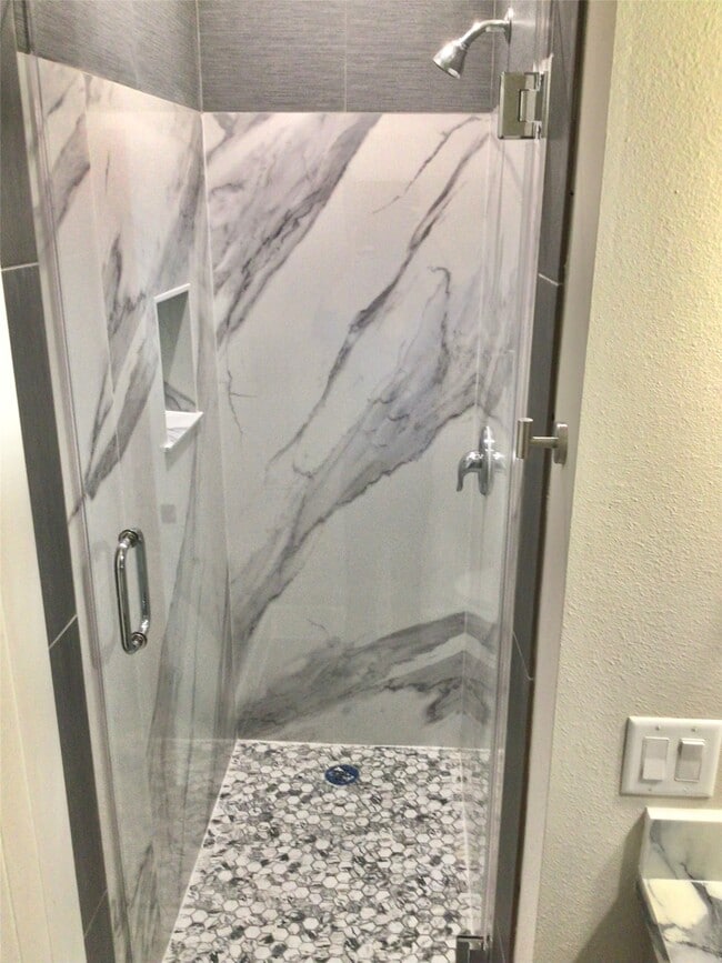 Building Photo - 2109 Marnel Rd