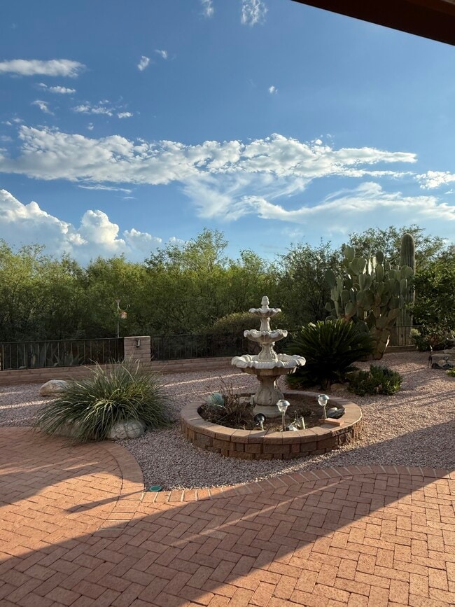 Building Photo - 2384 E Bonita Canyon Dr