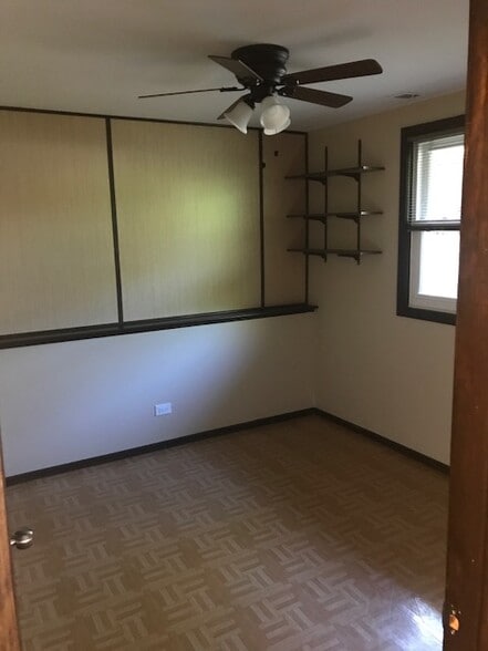 Building Photo - 512 Carlyle Ln