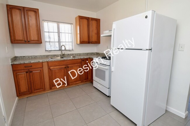 Building Photo - Modern Duplex with Huge Fenced Yard Near Downtown Tucson