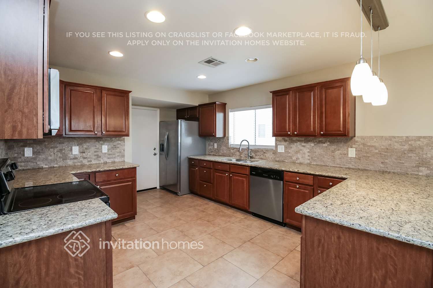 Building Photo - 1821 E La Donna Dr