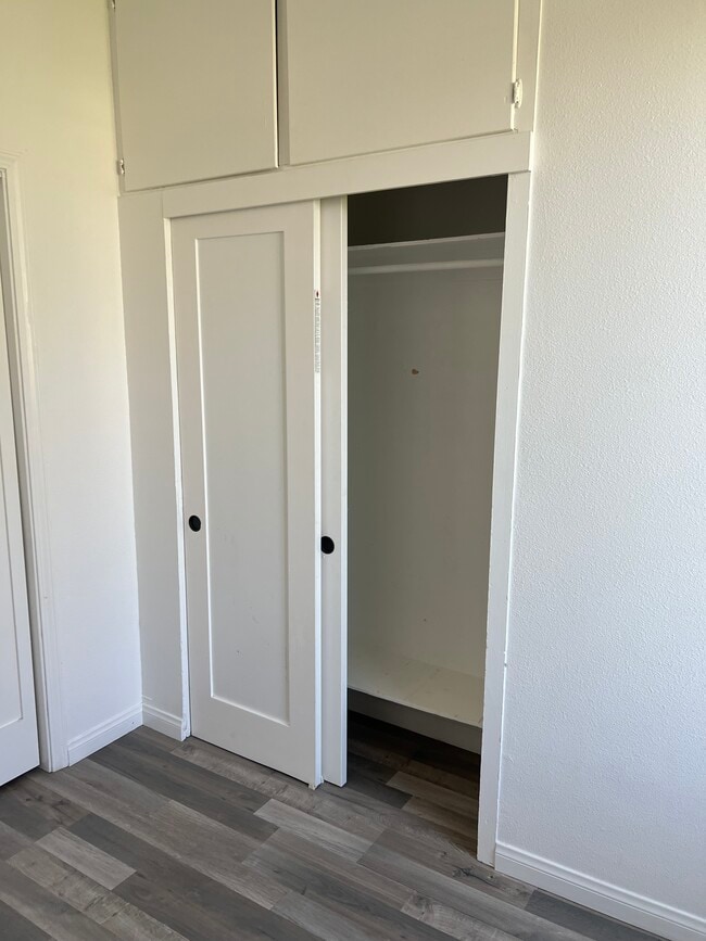 Building Photo - 289 N 2nd Ave