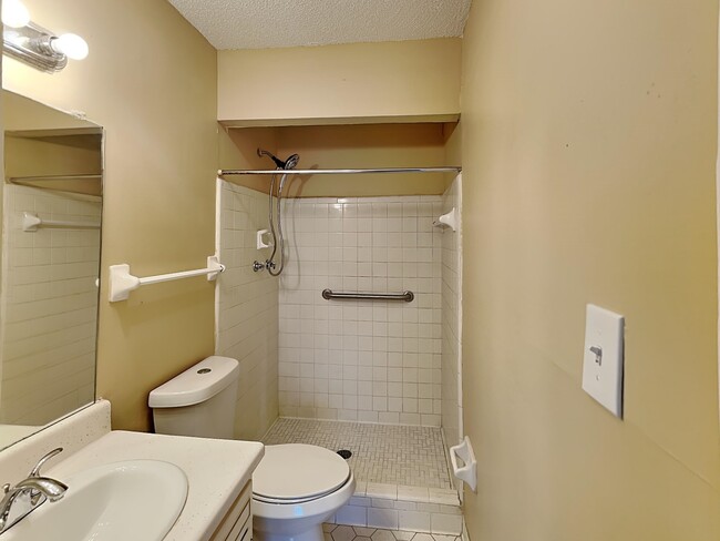 Building Photo - 5010 Penwood Cove