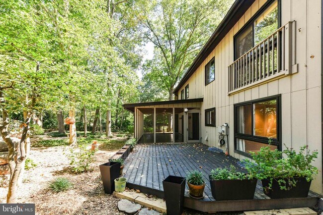 Building Photo - 3318 Mantua Dr