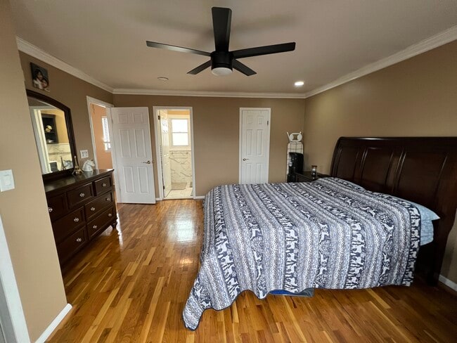 Building Photo - 129 Beach St