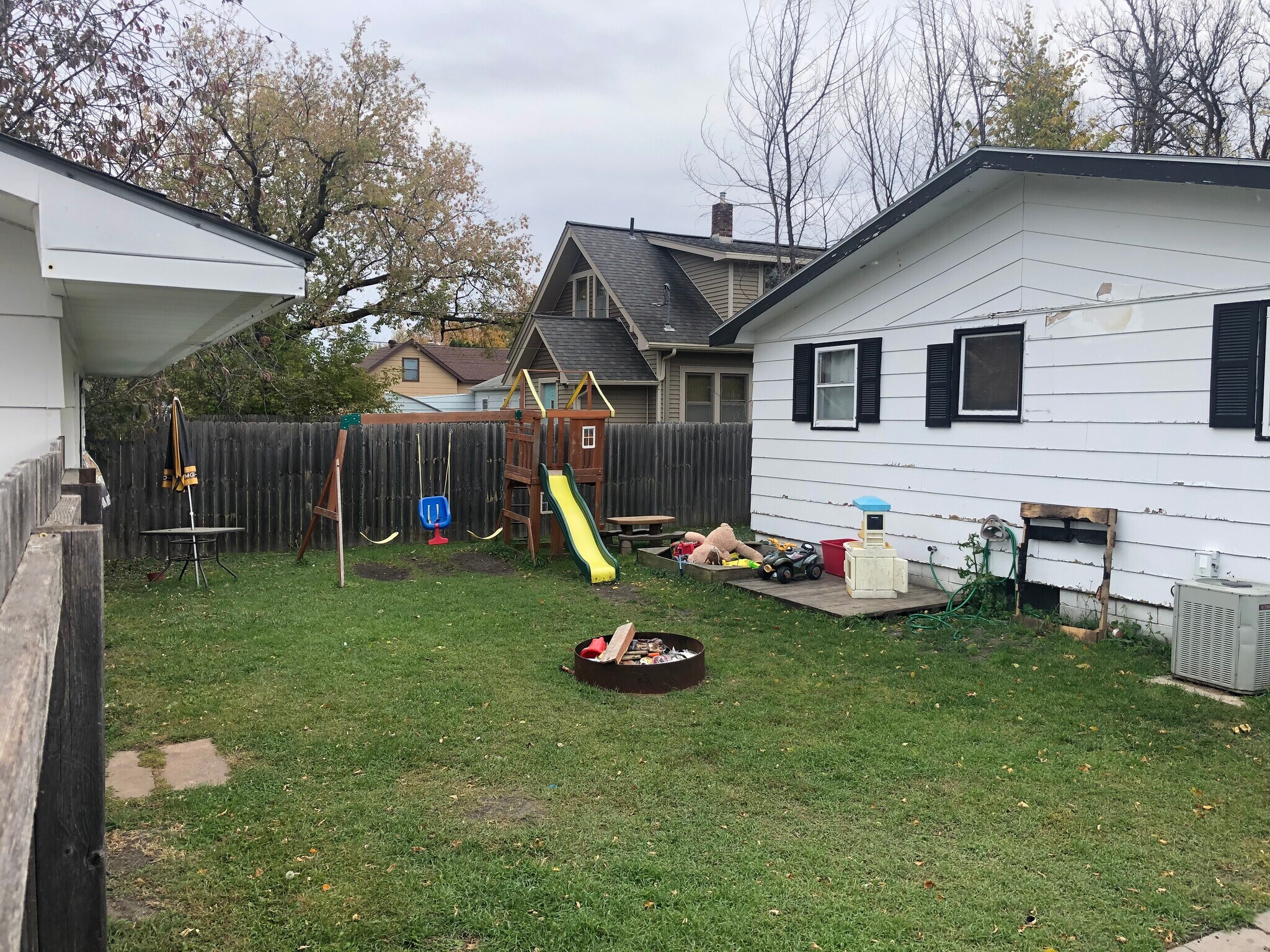 Building Photo - 215 3rd Ave N