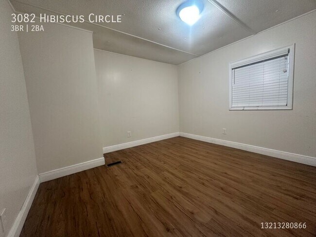 Building Photo - 3082 Hibiscus Cir
