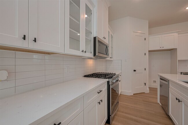 Building Photo - 2532 Wall St