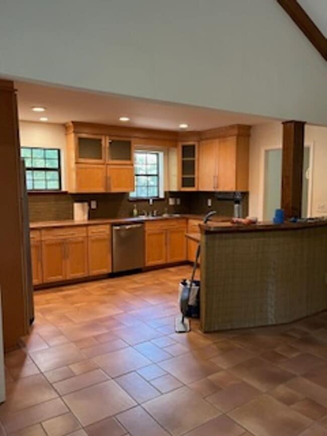 Building Photo - Fantastic Home - James Island