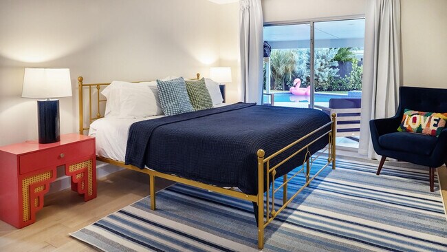 Building Photo - 518 Sunshine Dr