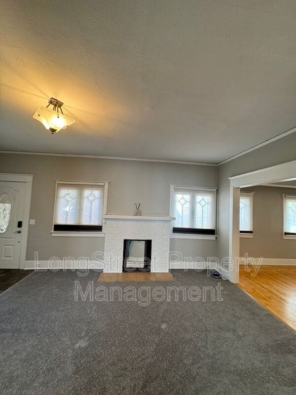 Building Photo - 129 NW 11th St