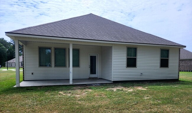 Building Photo - For Rent – 4 Bedroom, 2 Bathroom Home in W...
