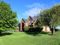 Building Photo - Large Acreage 5/5 with Pond!