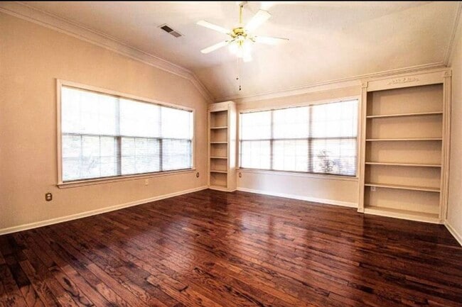 Building Photo - 126 Cottonwood Dr