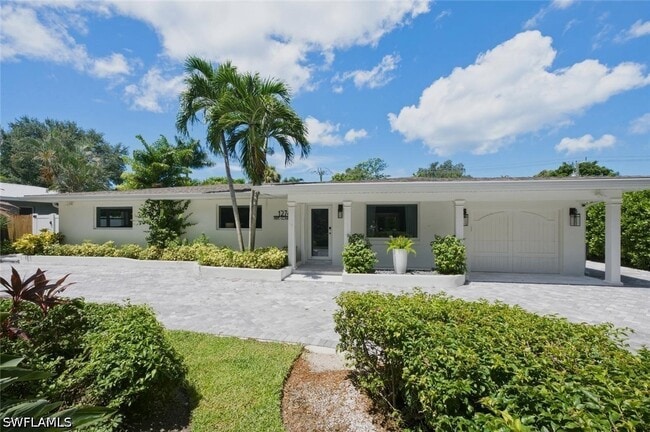 Building Photo - 1274 Pine Ct