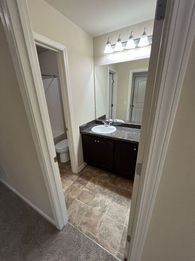 Building Photo - Beautiful 3-Bedroom, 2.5-Bath Home in Established Community!