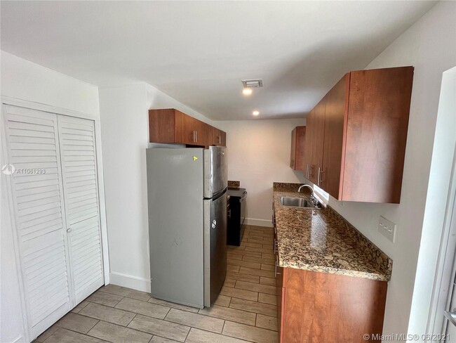 Building Photo - 1551 NW 55th St