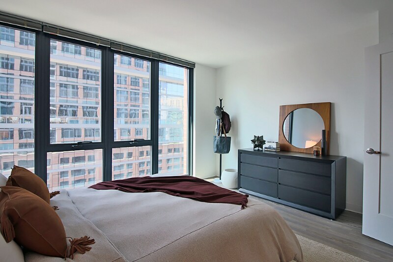 Building Photo - 641 N Wells St