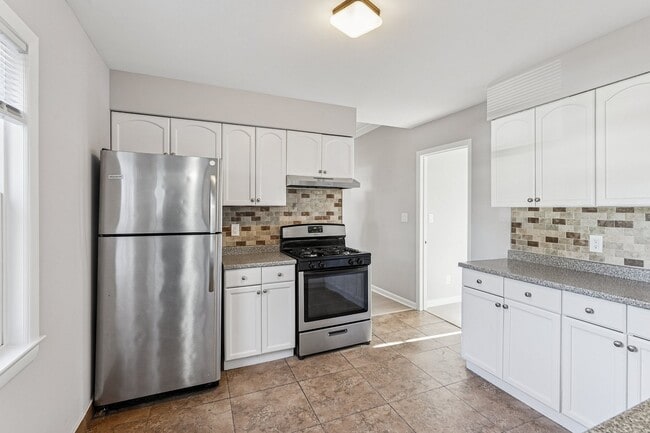 Building Photo - 145 Mt Pleasant Ave