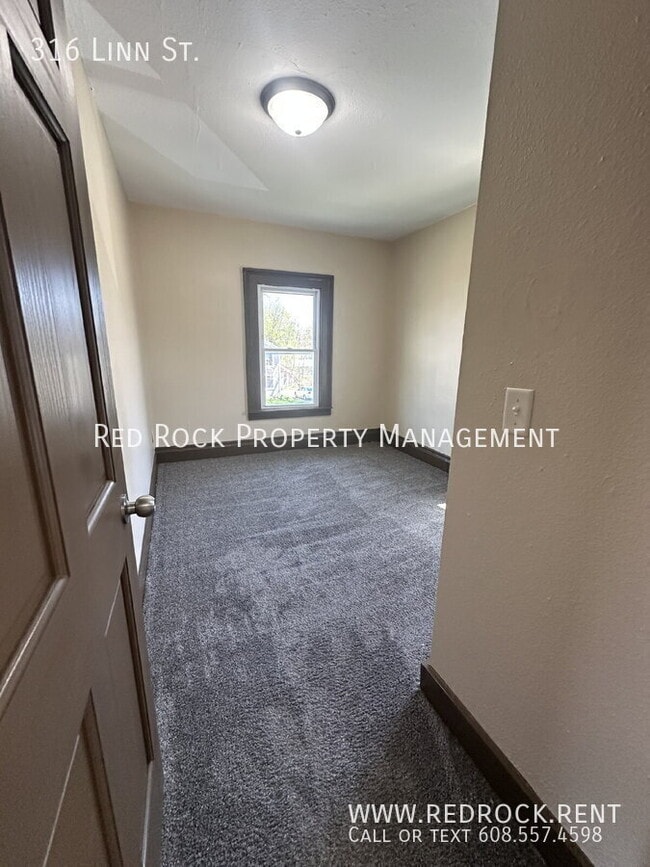 Building Photo - 316 Linn St