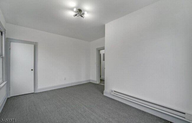 Building Photo - 227 Snyder St