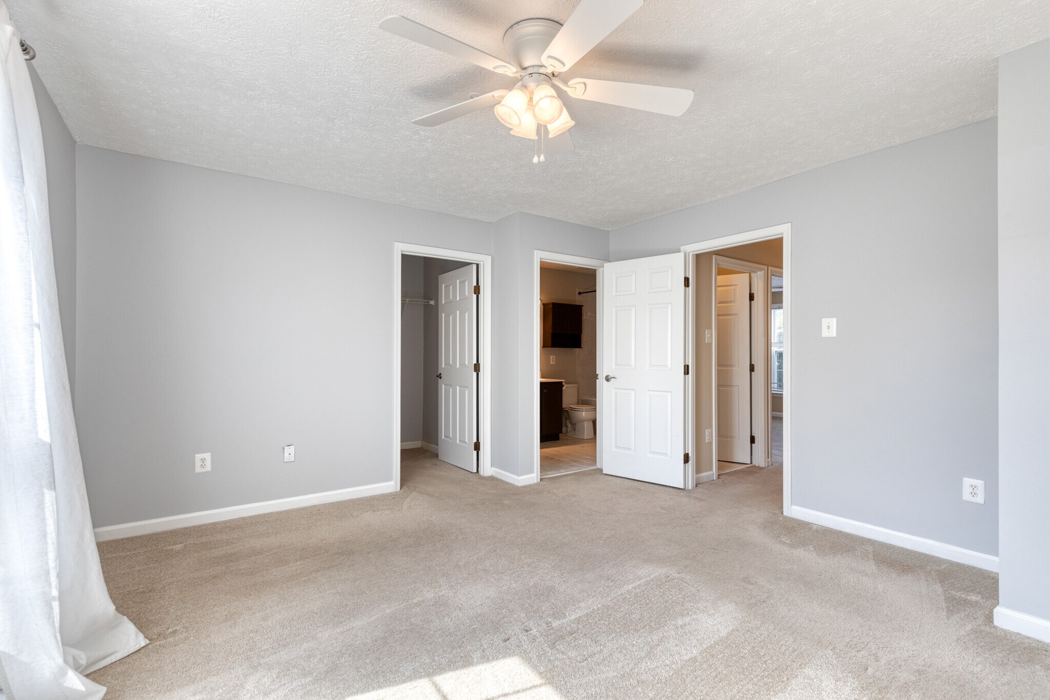 Building Photo - 490 Crestridge Way