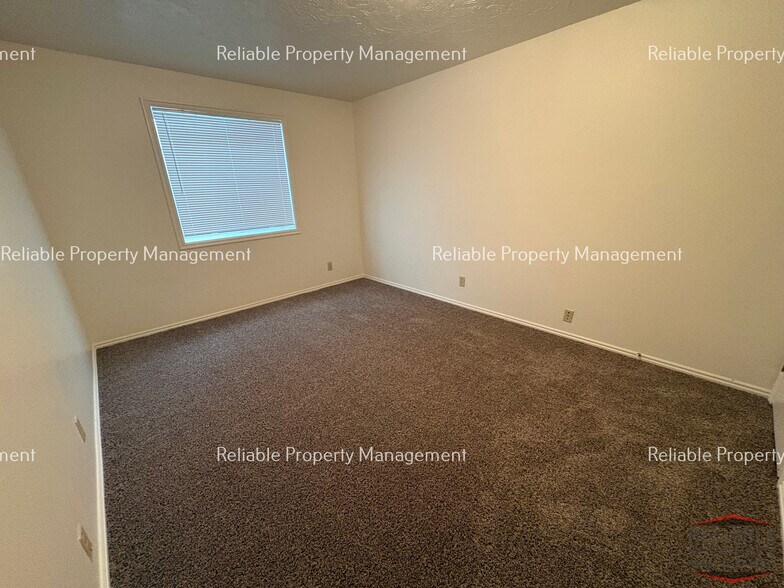 Building Photo - 1322 Walstrom Ln