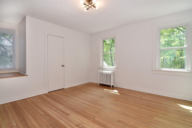 Building Photo - 120 Scarsdale Rd