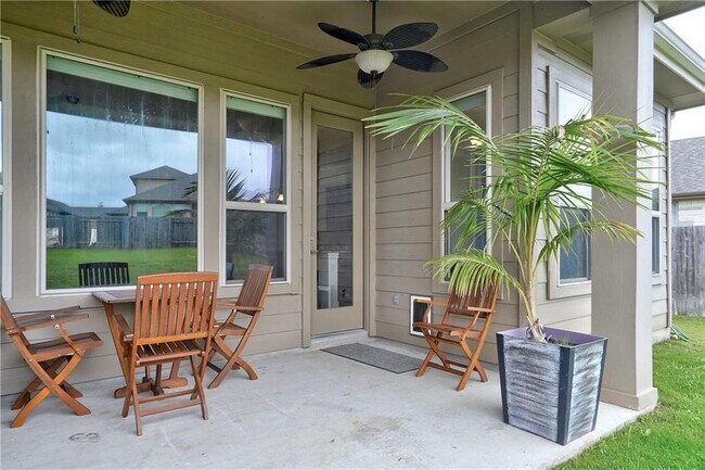 Building Photo - 5310 Scenic Lake Dr