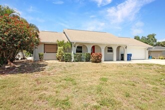 Building Photo - 420 Mt Vernon Dr