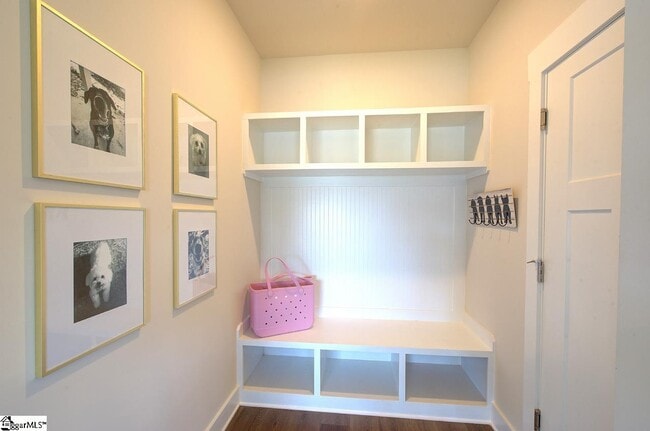 Building Photo - 542 Silverado Ave