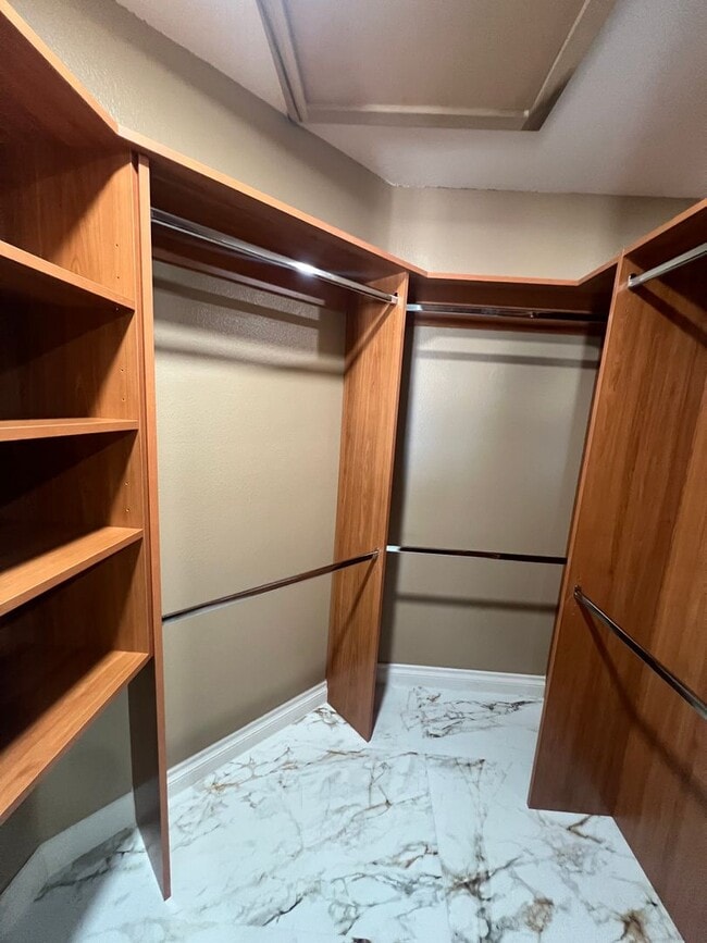 Building Photo - ***Open showing Tues 3/17/2026 !pm-2pm $500 off your first month rent! Beautiful 4bed with large ...