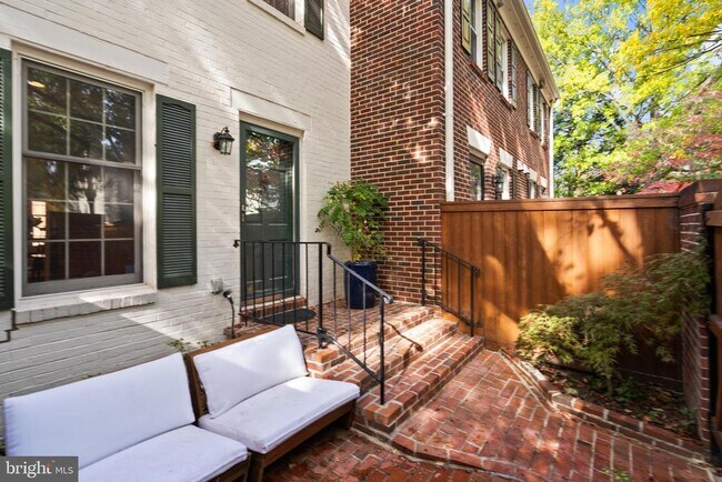 Building Photo - 1944 N Cleveland St