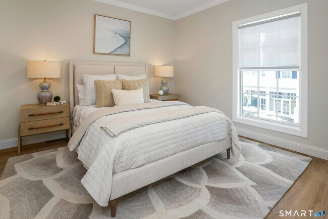 Building Photo - 440 Heights Rd