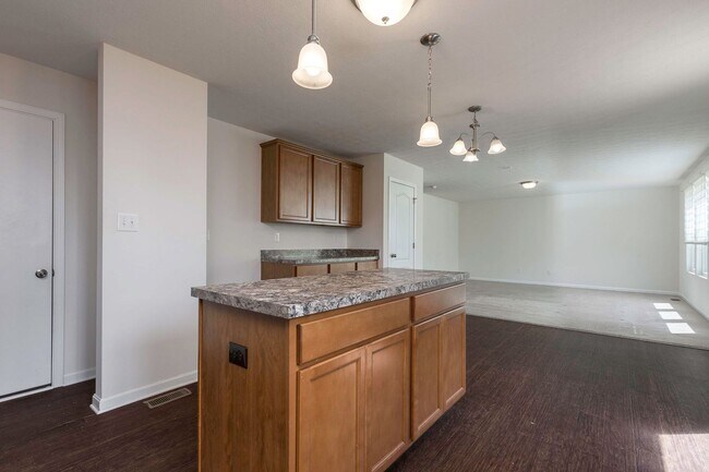 Building Photo - 12064 Parkview Trace Dr