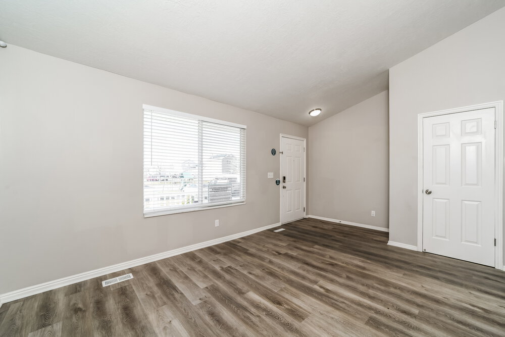 Building Photo - 7747 S Briar Dr