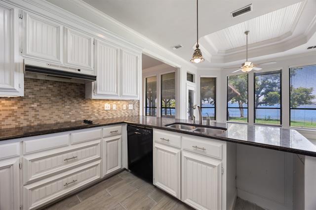 Building Photo - 2318 Southbay Cir