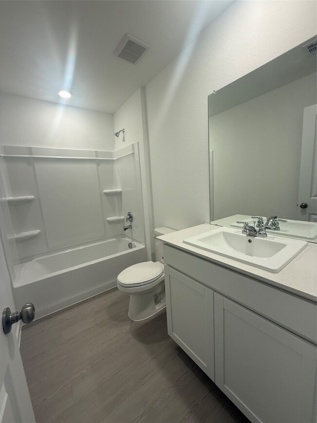 Building Photo - 1606 Gardenia Grv Ln