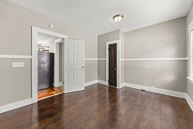 Building Photo - 16-18 Hillendale St