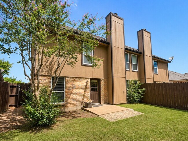 Building Photo - 7716-7718 Sable Lane