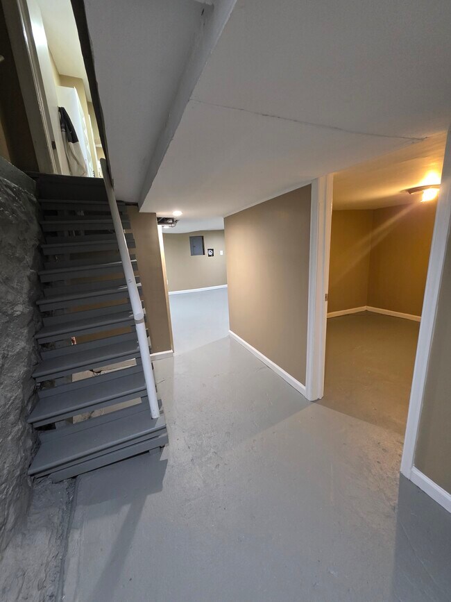 Building Photo - 4002 Belwood Ave