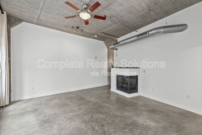 Building Photo - 1635 Washington Ave