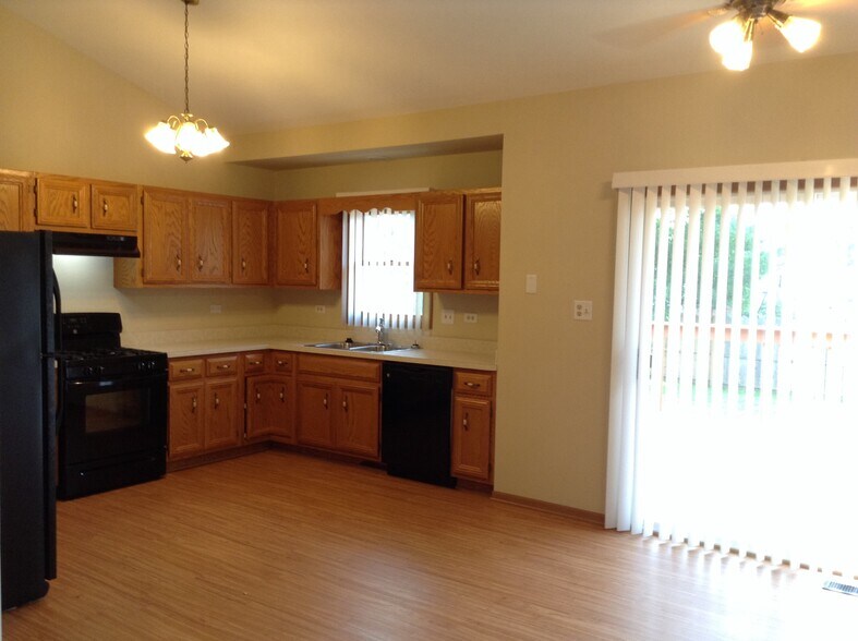 Building Photo - 6511 Benich Ln