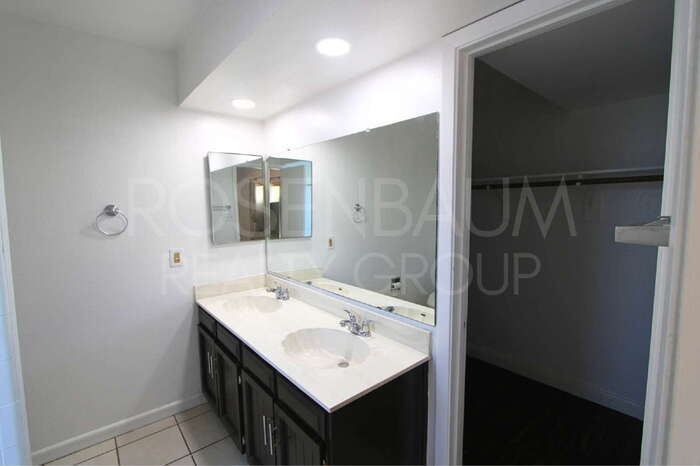 Building Photo - 621 W Los Lagos Vista Ave