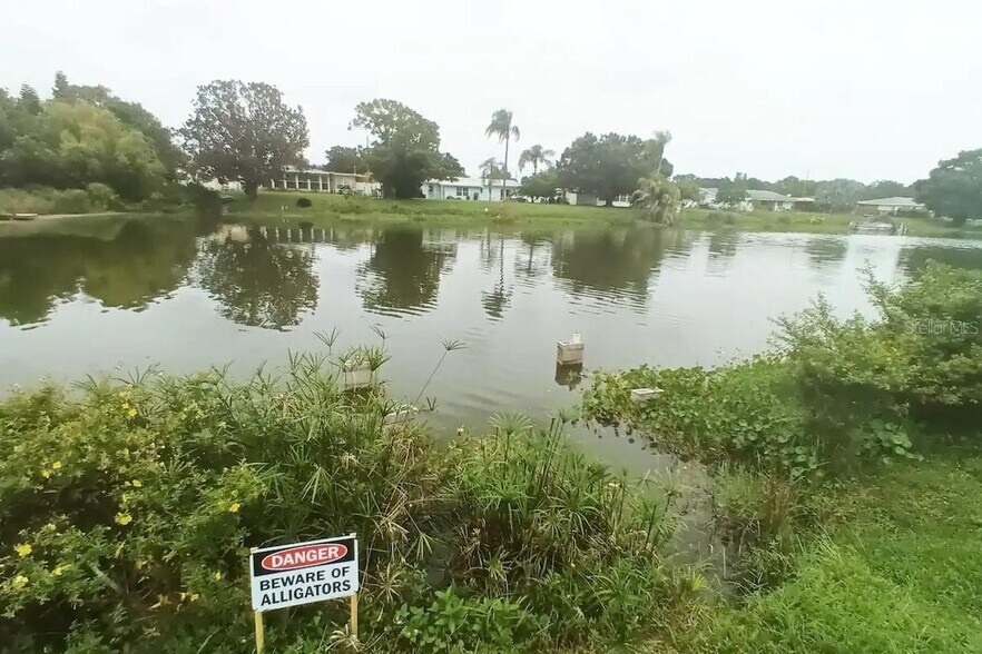 Building Photo - 305 Hammock Terrace