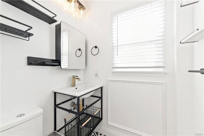 Building Photo - 5400 Columbus Ave