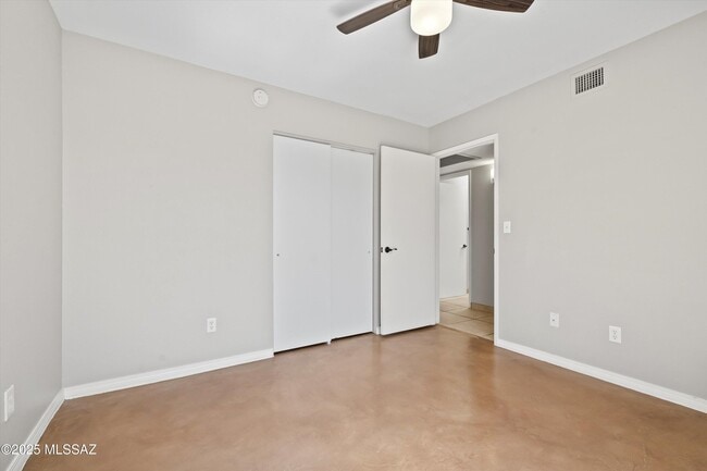 Building Photo - 3980 Roger Ln