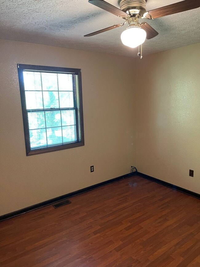 Building Photo - Available July 25th!!! No showings until June 1st