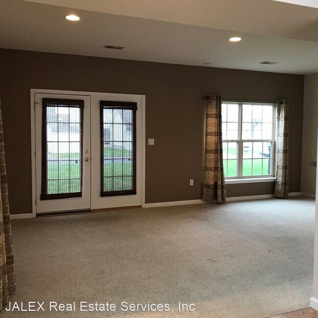 Building Photo - 3 br, 2.5 bath House - 2029 Powell Dr